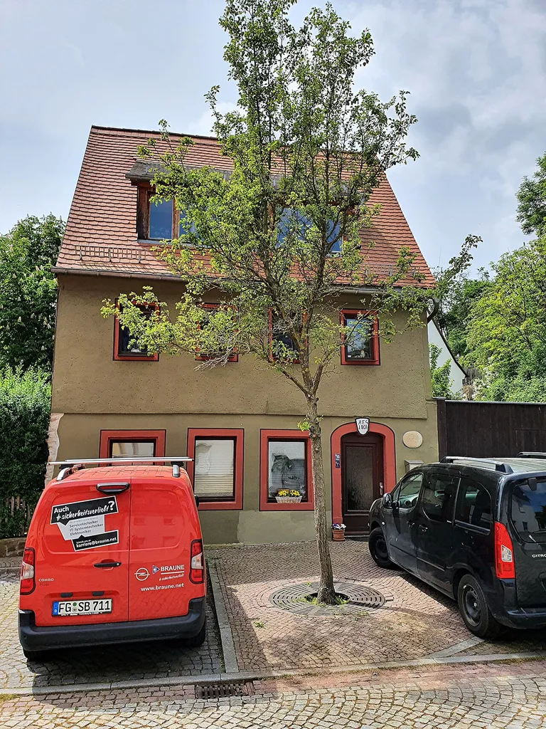 Klosterstraße 10 (Döbeln) - Wohnhaus mit Schlussstein 1801