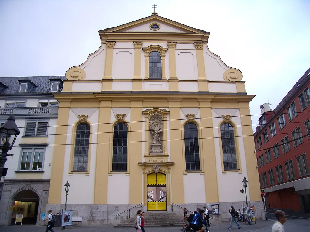 Würzburg - Dominikanerplatz St. Augustus
