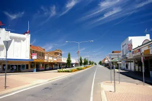Leeton