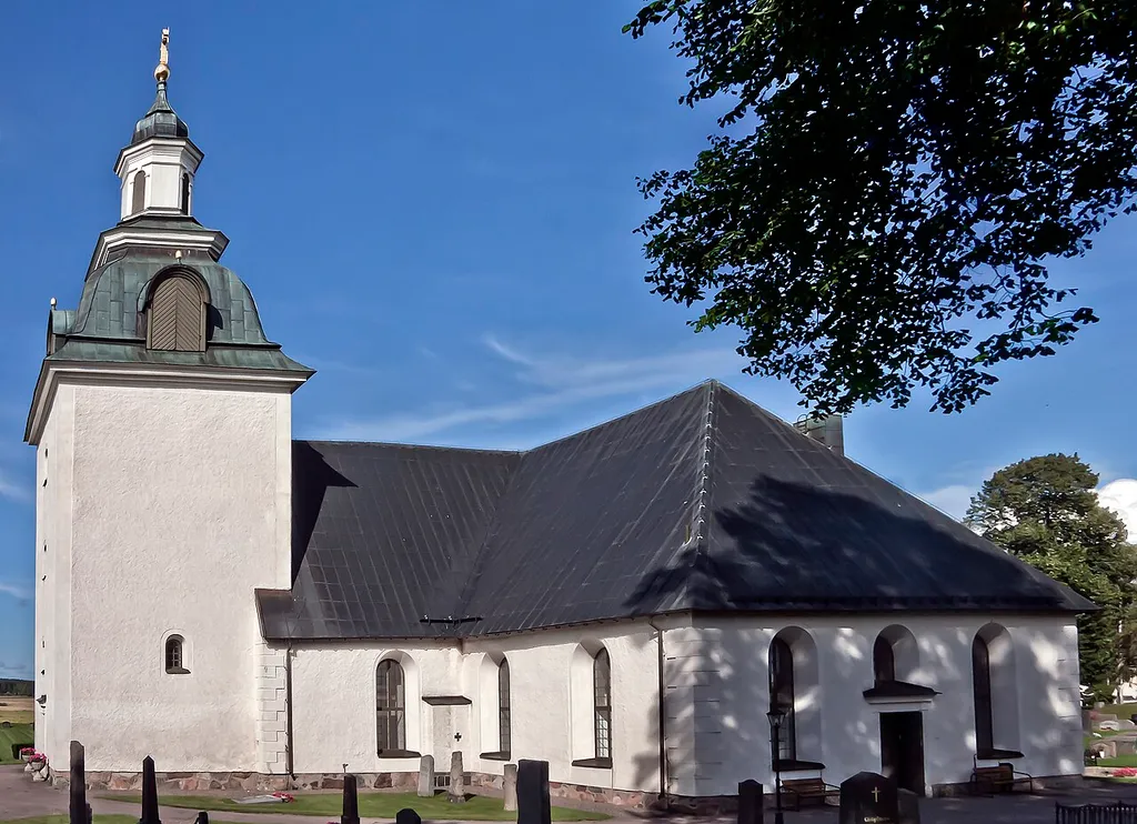 Tjällmo kyrka utanför Motala.