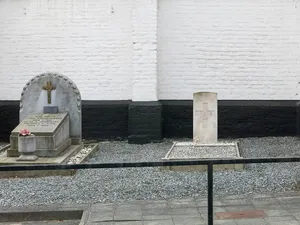 Loonbeek Churchyard