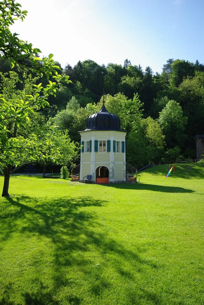 Hubertusstraße 1, Bad Reichenhall, (garden)
