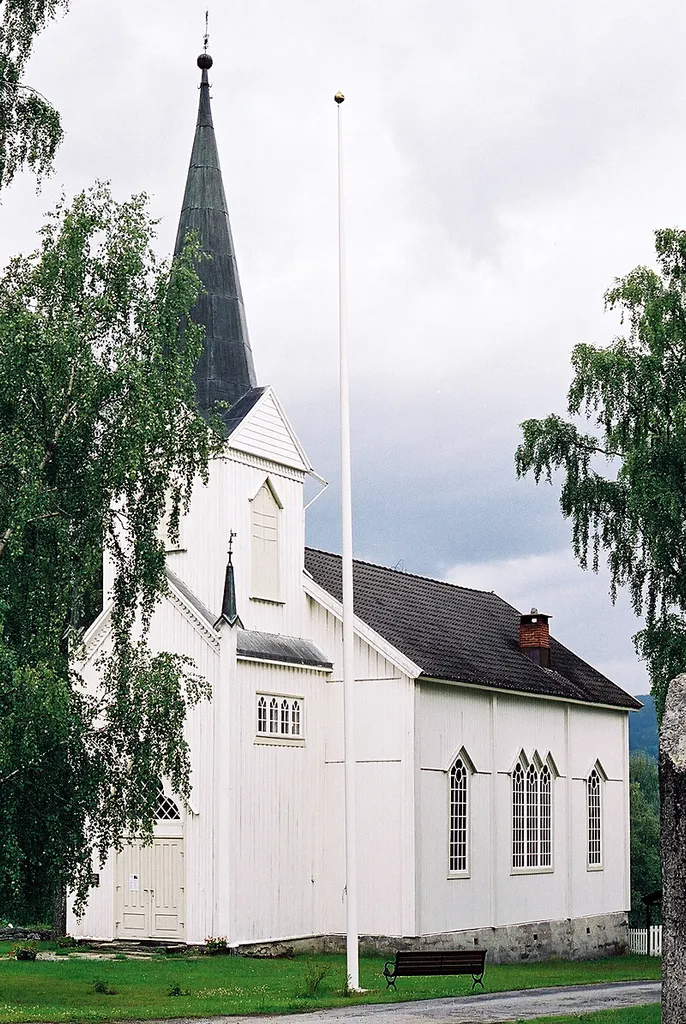 Veggli kirke, Rollag.
