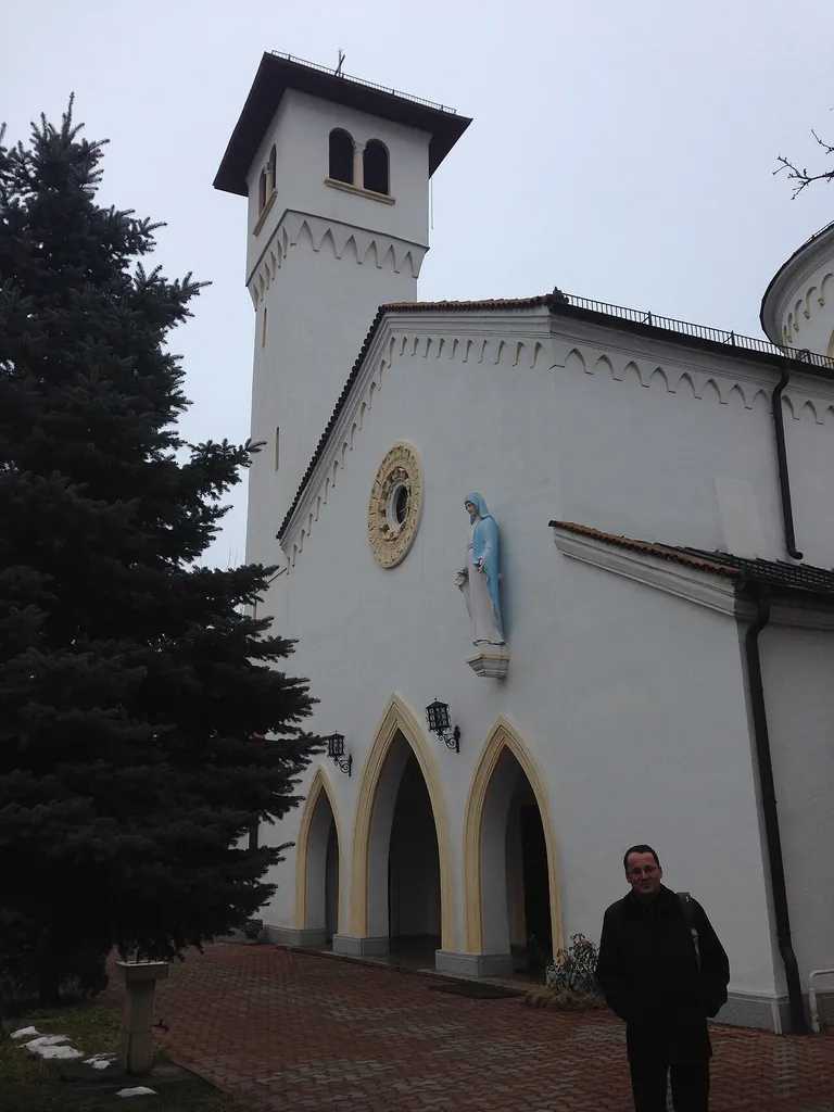 Biserica Cristos Rege din Ploiesti, fațada principală