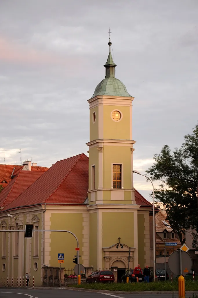 Świdnica, ul. Westerplatte 6 - dawny kościół Krzyżowców, obecnie kościół pomcniczy p.w. Świętego Krzyża (zabytek nr A/4798/699/Wł z 14.12.1978)