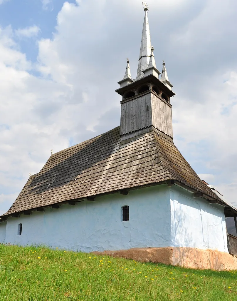 Biserica de lemn „Sfinții Arhangheli” din Surduc, județul Cluj