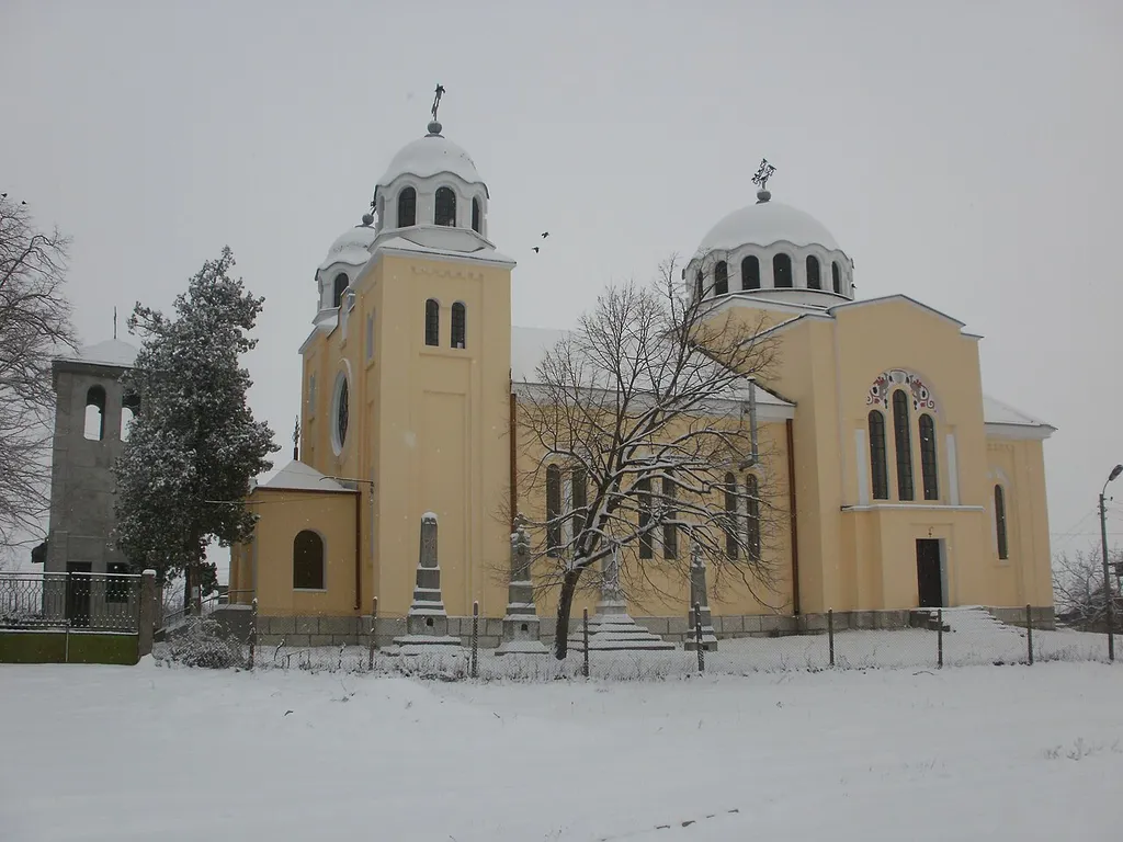 Храм Света Троица в Неговановци