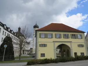 Torhaus des ehemaligen Klosters