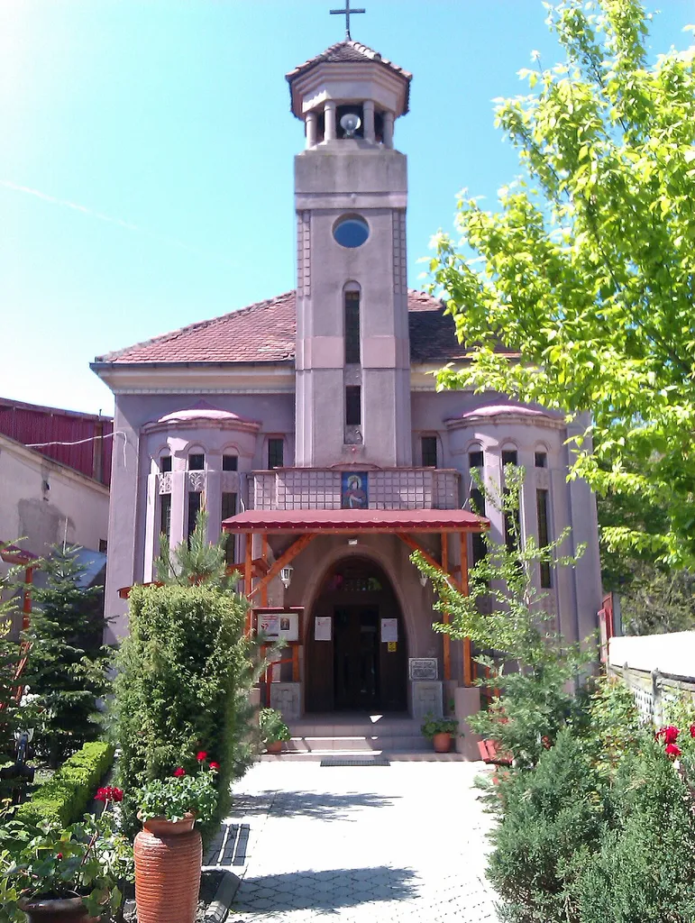 Biserica Romano-Catolică Sf. Elena din București. Fațadă