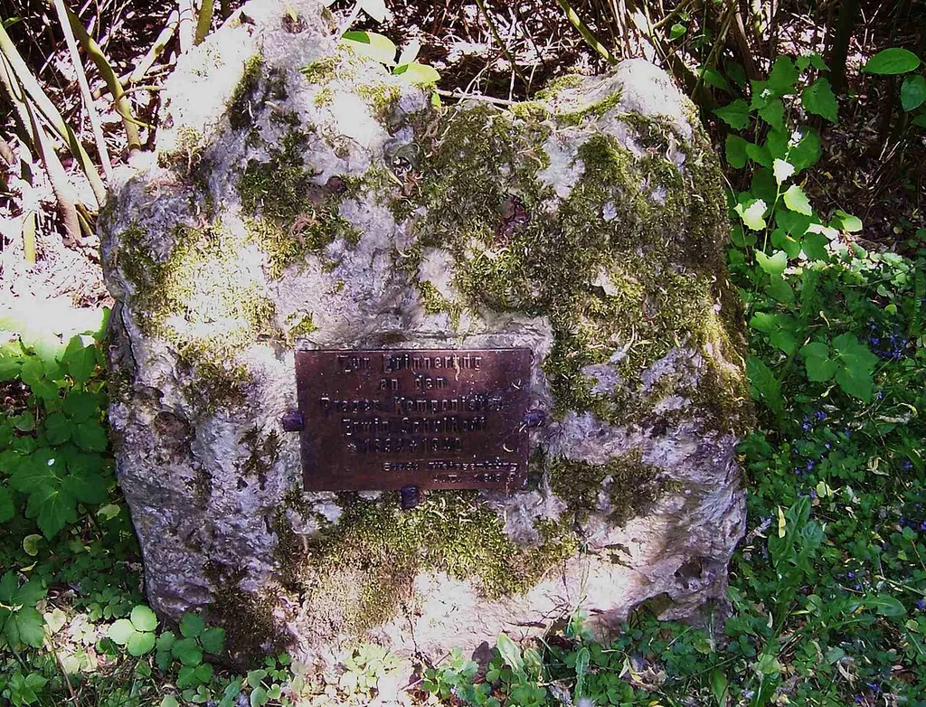 Gedenkstein Schulhoff im Russischen Friedhof Weißenburg