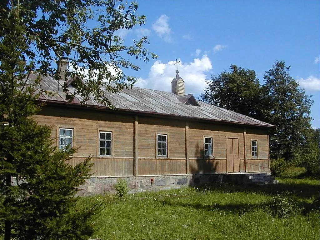 Ostronas katoļu baznīca 2004-08-05