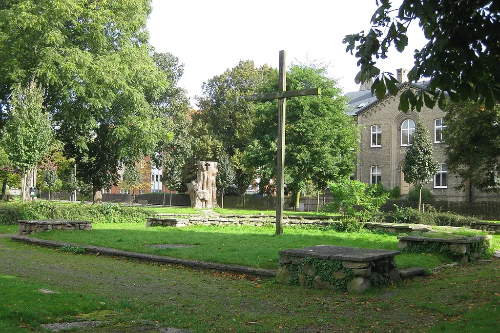 Ruinerna efter Sankt Johannis Babtistae, Landskronas första kyrka, i stadsparken.