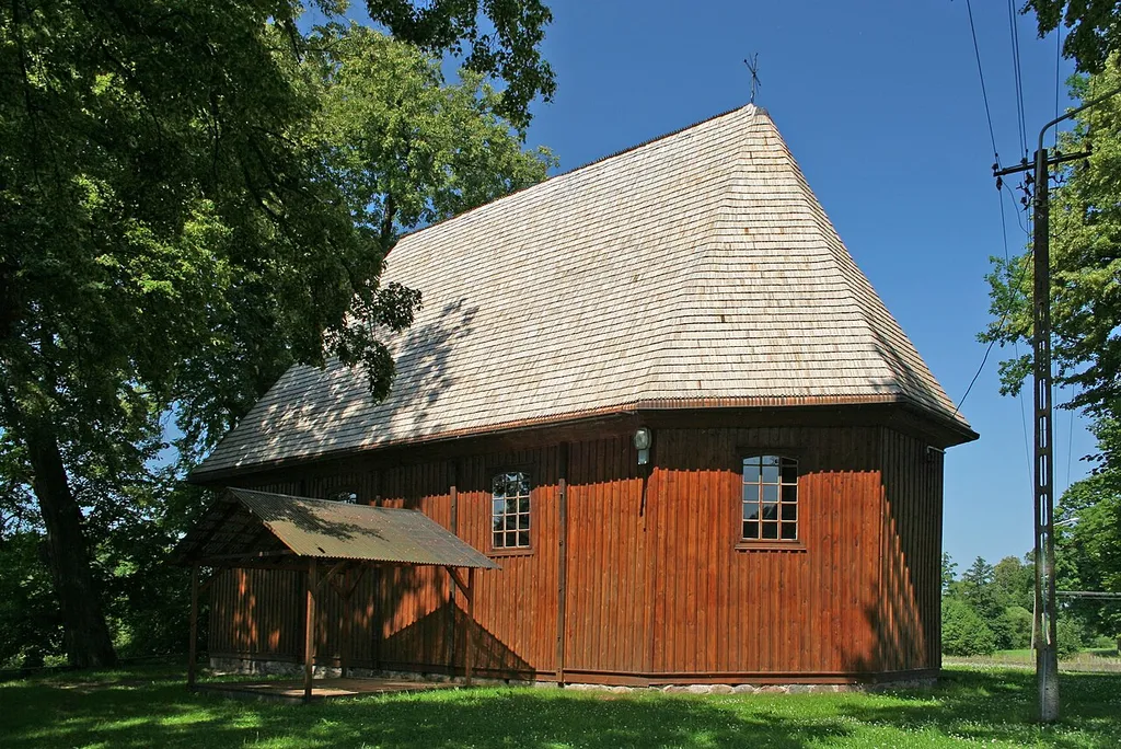 Stara Kamienna - kościół pw. św. Anny (zabytek nr A-130 z 06.12.1969)