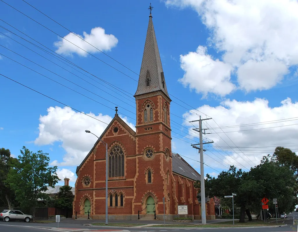 Uniting church at en:Golden Square, Victoria
