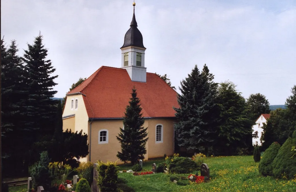 This image shows the church of Langenhennersdorf in Saxony, Germany.