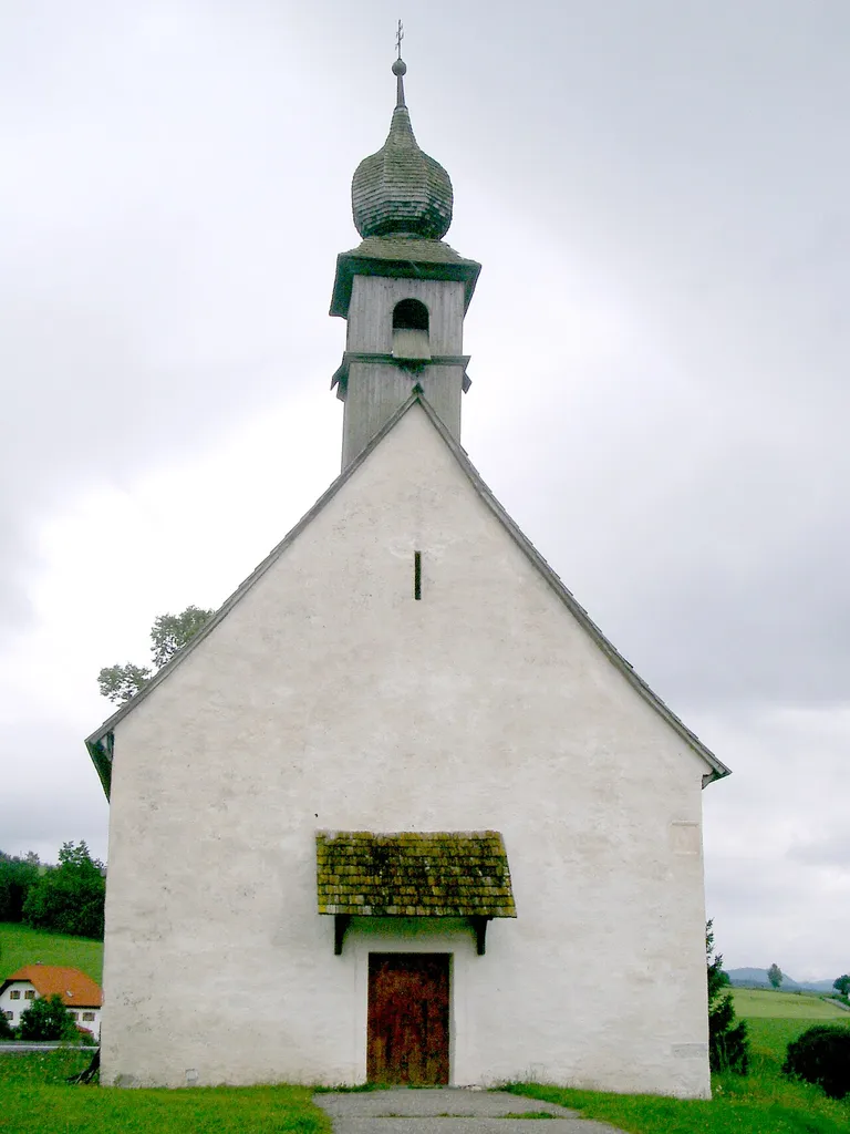 Kath. Filialkirche hl. Nikolaus und ehem. Friedhof