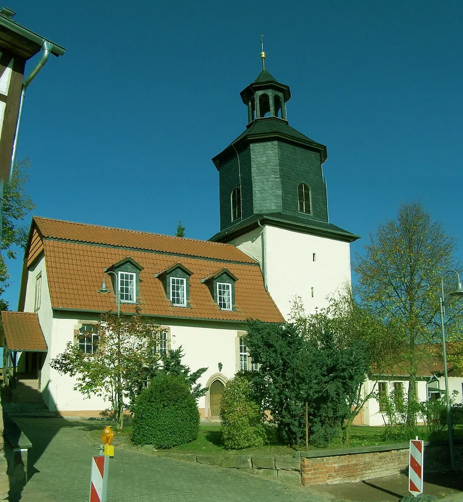 Gesamtansicht der St.-Barbara-Kirche in Wünschensuhl.