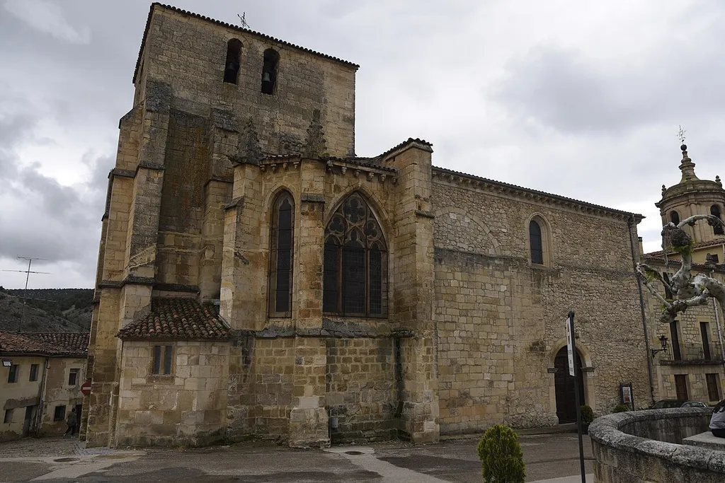This is a photo of a historical area listed in the Spanish heritage register of Bienes de Interés Cultural under the reference RI-53-0000303.