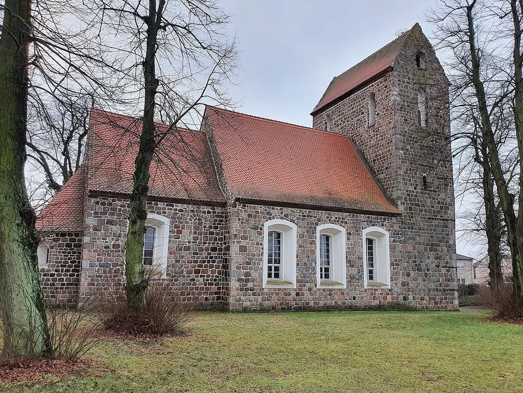 North-eastern view of the church in Waltersdorf (Picture: 2022), Schönefeld municipality, Dahme-Spreewalde district, Brandenburg state, Germany.