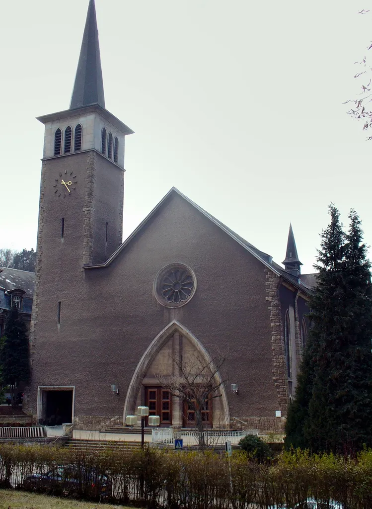 * Sujet: lb: d'Kierch vun Déifferdeng. en: church Differdange, Luxembourg. Datum: Mäerz/March 2006; Auteur: Pecalux; Source: selwer geknipst / own work.