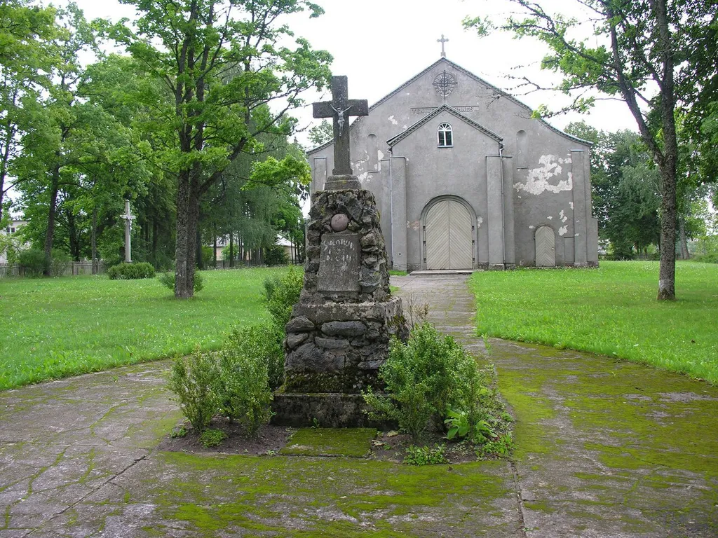 Renavo Šv. Izidoriaus bažnyčia, Mažeikių raj. Foto: Algirdas, 2005 m. rugpjūčio 14 d.