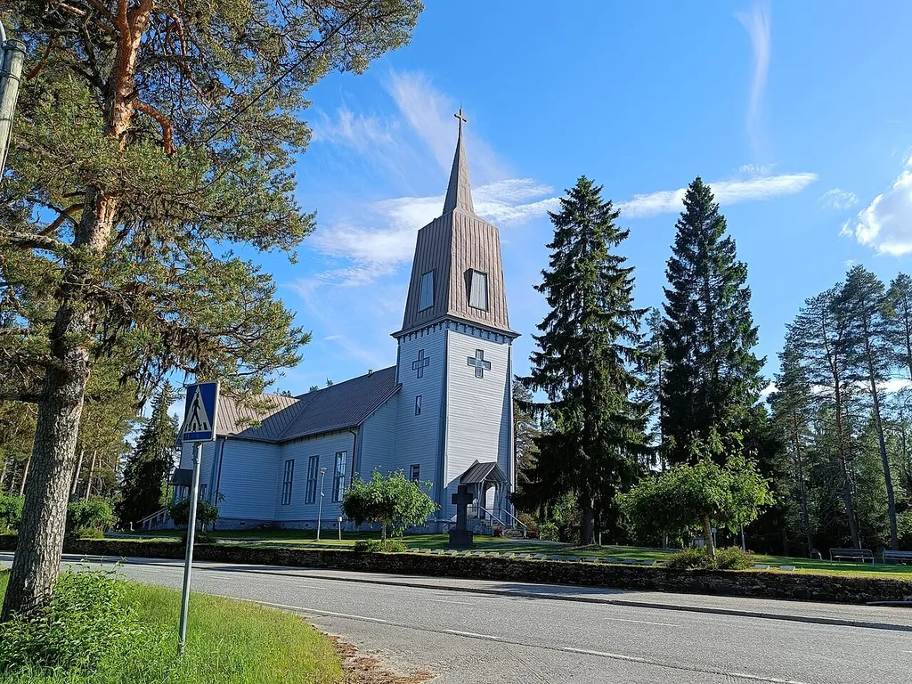 Polvijärven kirkko kesällä 2024