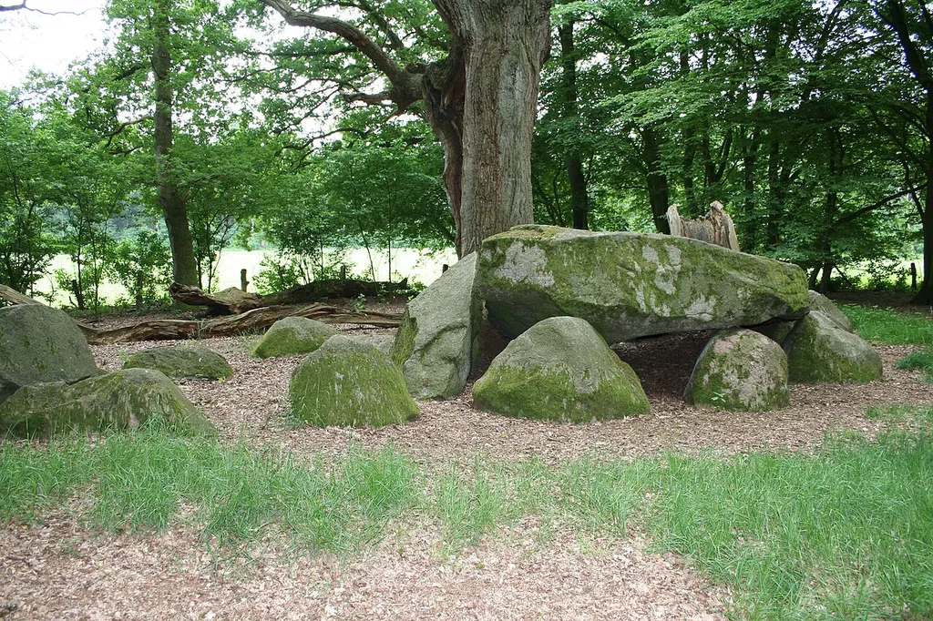 Megalithic tomb “Heidenopfertisch” at Engelmannsbäke