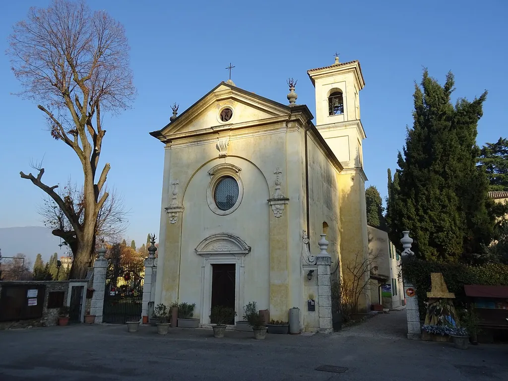Villa Albarè (Costermano sul Garda, Veneto, Italy), Holy Cross church