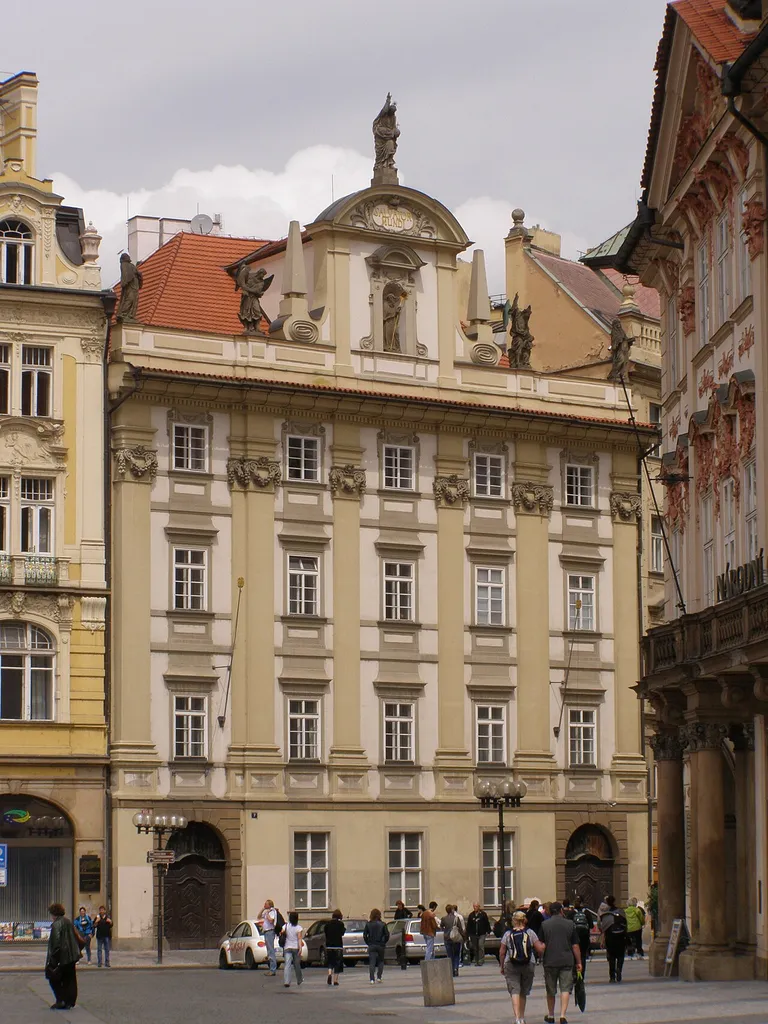 Praha, Staré Město, Staroměstské náměstí, bývalý klášter pavlánů