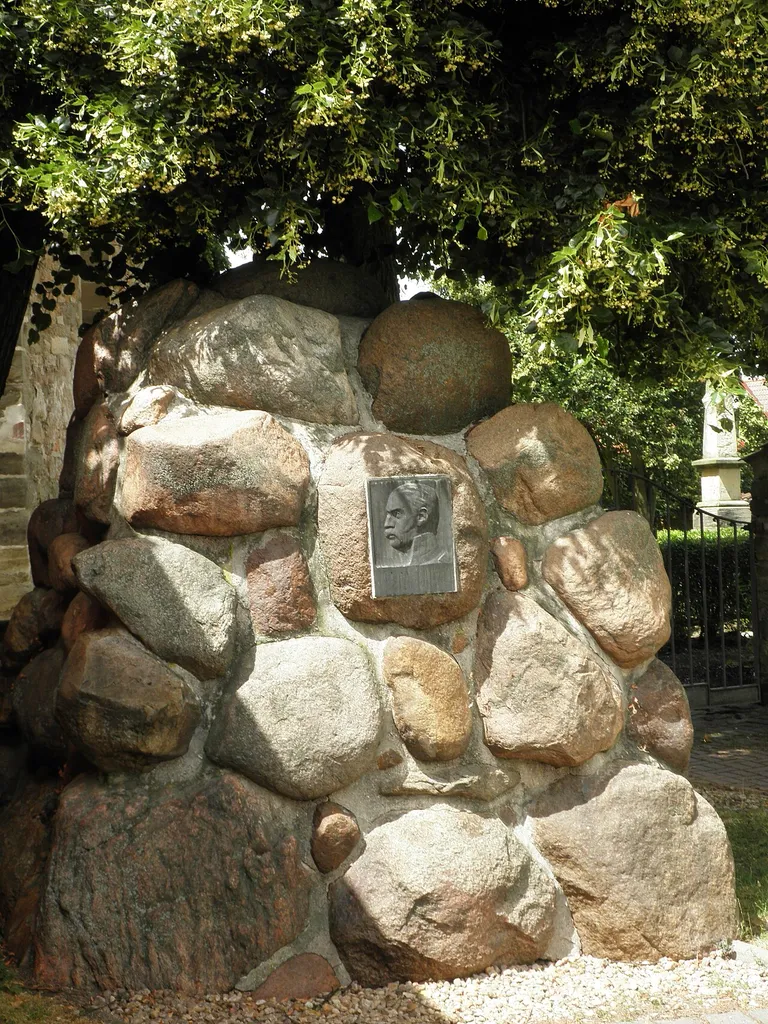 Schloßvippach Friedrich-von-Hellwig-Denkmal