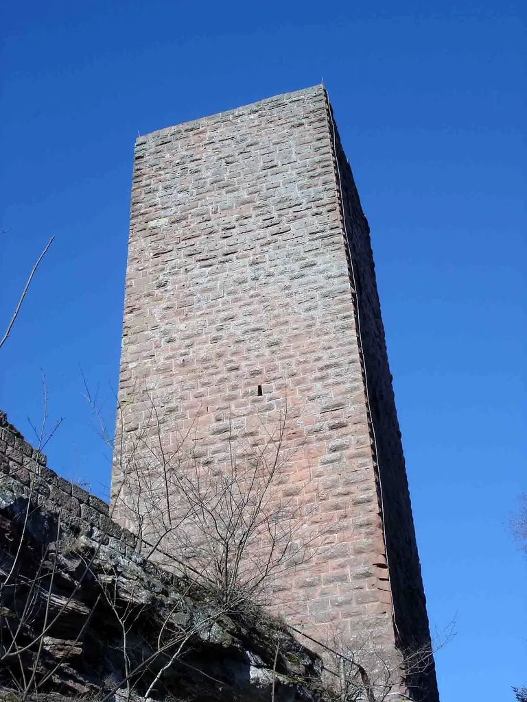 Bergfried der Burg Scharfenberg