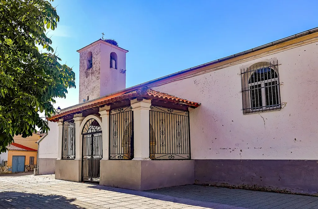 La Tala es un municipio de la comarca Alto Tormes, en la provincia de Salamanca.