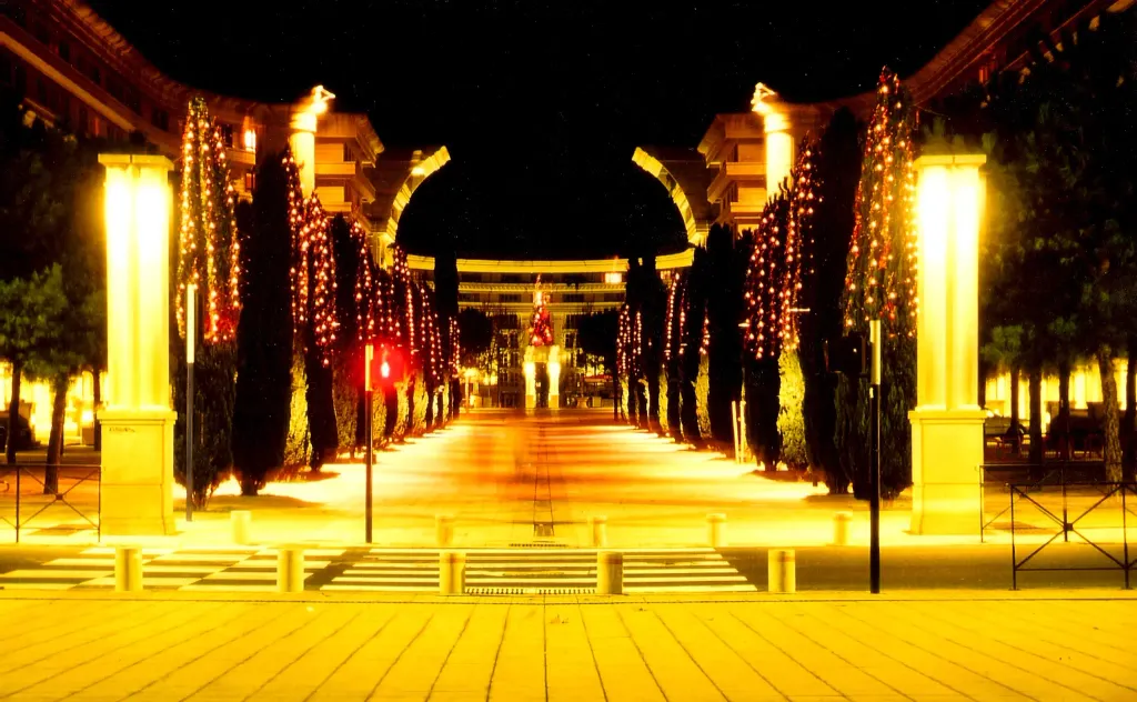 neighborhood Antigone