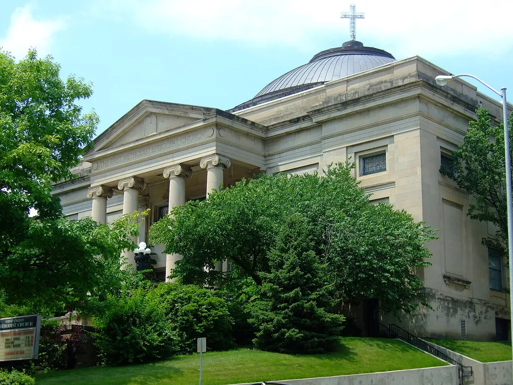 First Methodist Episcopal Church (1905-08) at 10th and Pleasant Streets in Des Moines, Iowa. Added to the National Register of Historic Places in 1984.