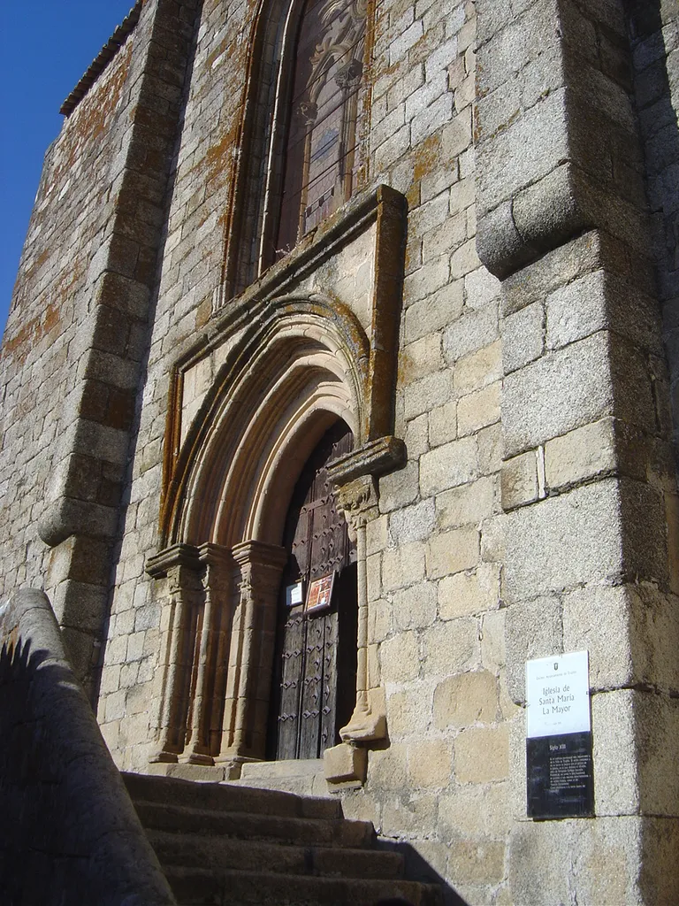 Exterior de la iglesia de Santa María la Mayor de la localidad de Trujillo, provincia de Cáceres, Extremadura, España.