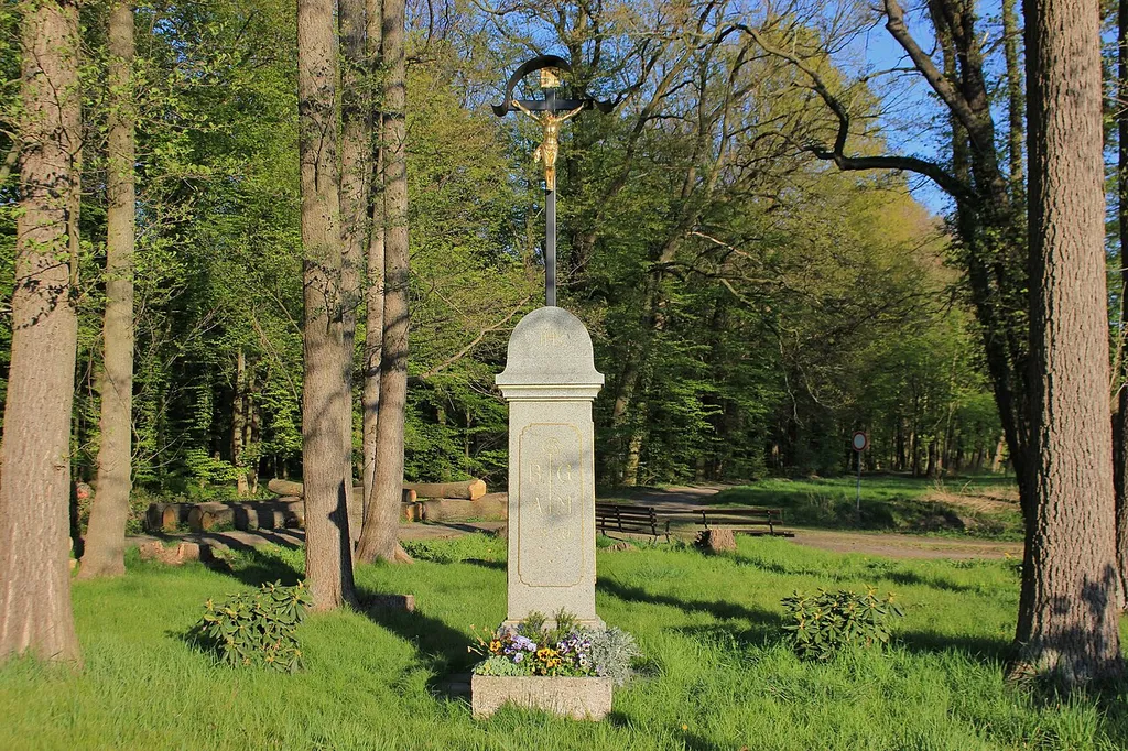 Swjaty křiž při dróze do Ralbic we Łazku (kulturny pomnik)