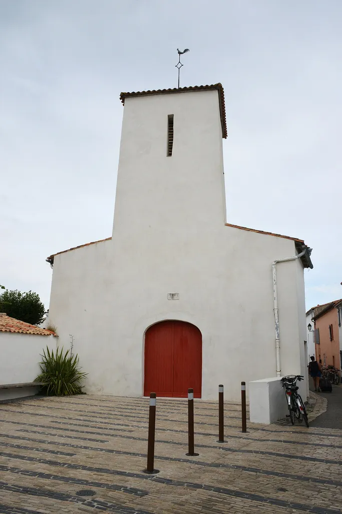 L’église Saint-Eutrope située rue de la Cure. En son aspect actuel cette église date des environs de 1700. Les Portes-en-Ré, Île de Ré, Charente-Maritime, France.