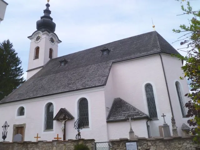 Kath. Pfarrkirche hl. Vitus mit altem Friedhof, Salzburg-Morzg