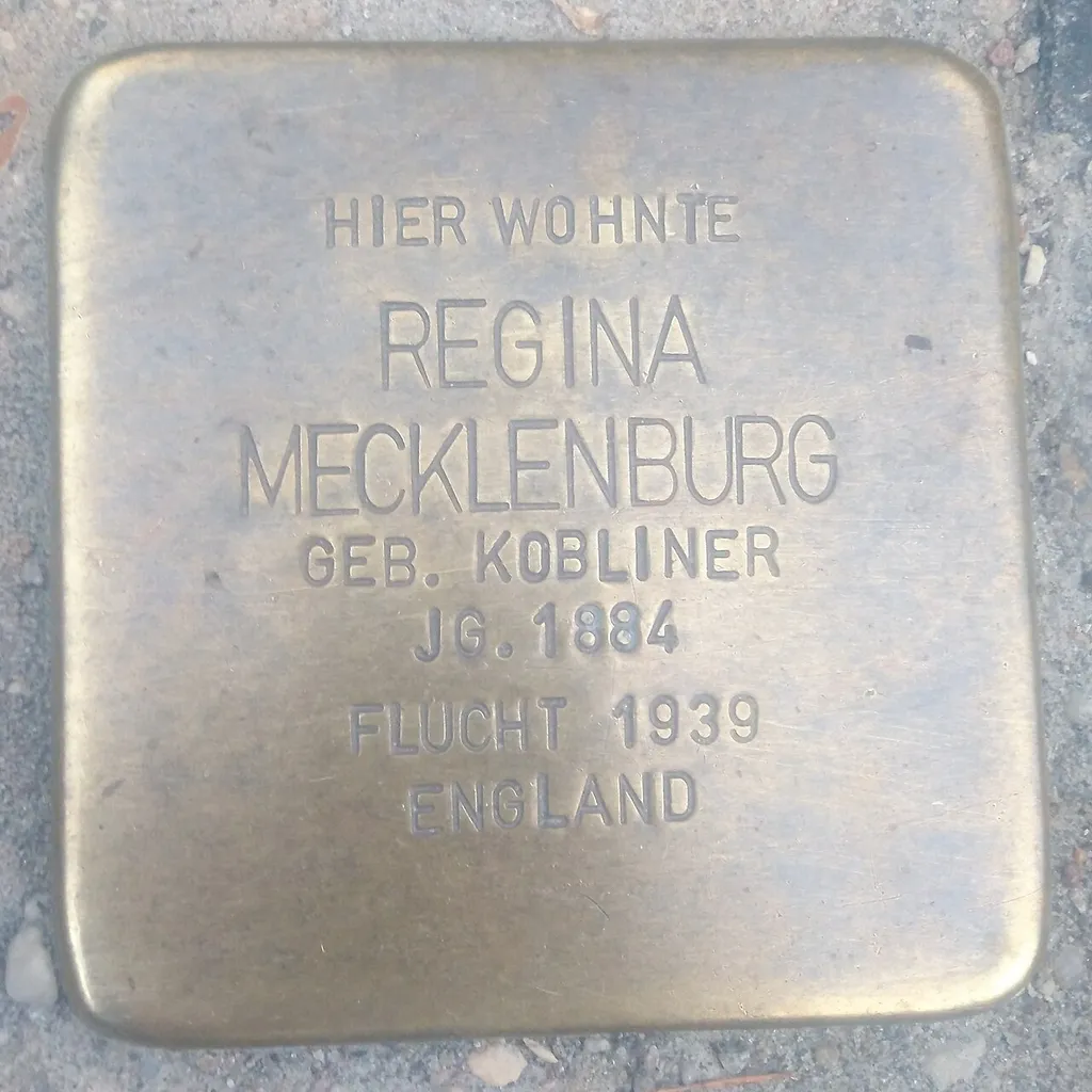 Stolperstein dedicated to Regina Mecklenburg
