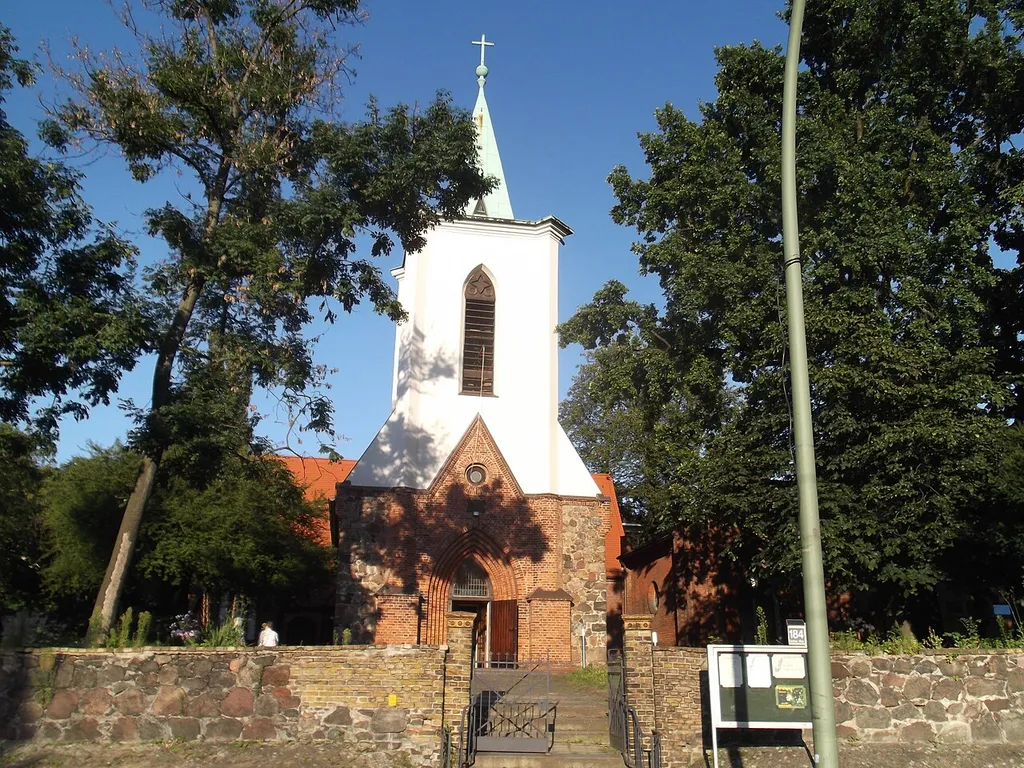 Pfarrkirche, Berlin-Weißensee, Blick von der Berliner Allee