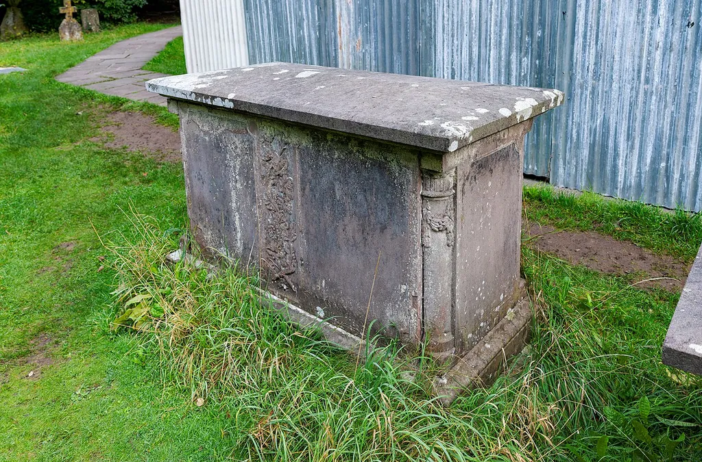 Castle Combe: BEAK TOMB IN CHURCHYARD, ABOUT 1 METRE WEST OF KIDD TOMB, SOUTH WEST OF SOUTH PORCH OF CHURCH OF ST ANDREW