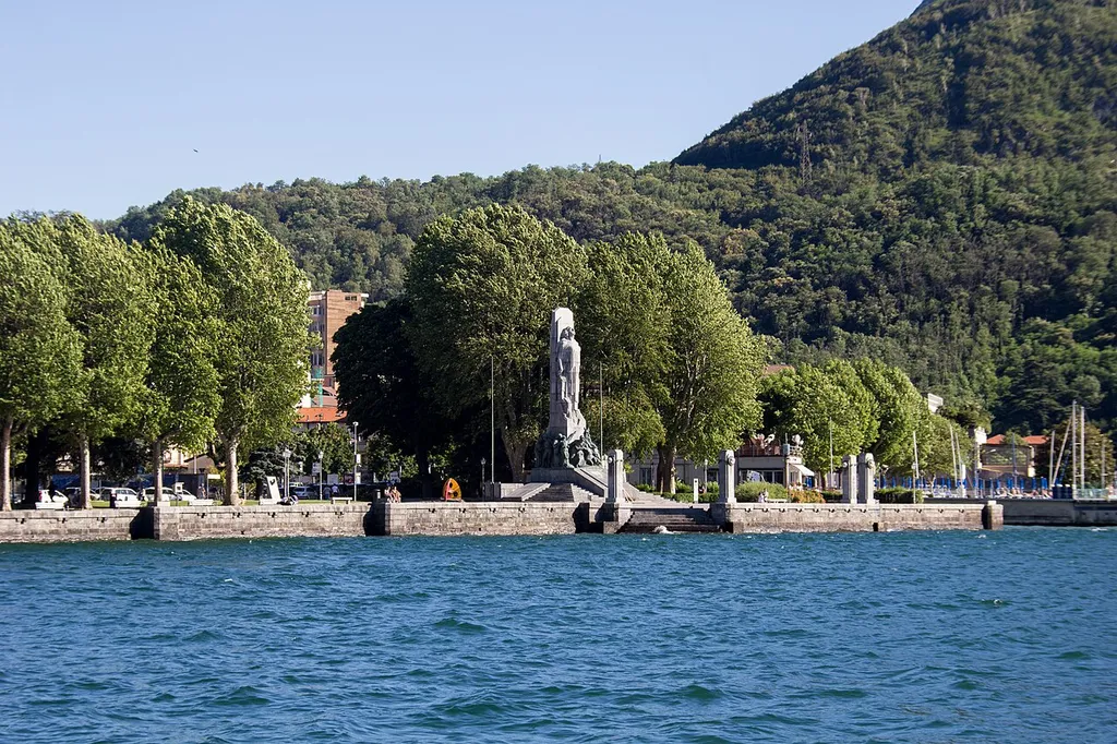 Monumento ai Caduti, Lecco. Wikimania 2016, Esino Lario, Italy