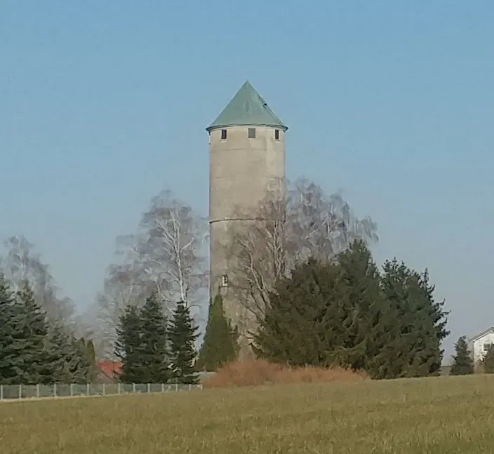 Der Wasserturm Dellmensingen von Südwesten fotografiert.