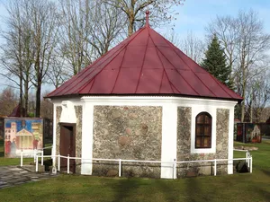 Kretinga churchyard chapel