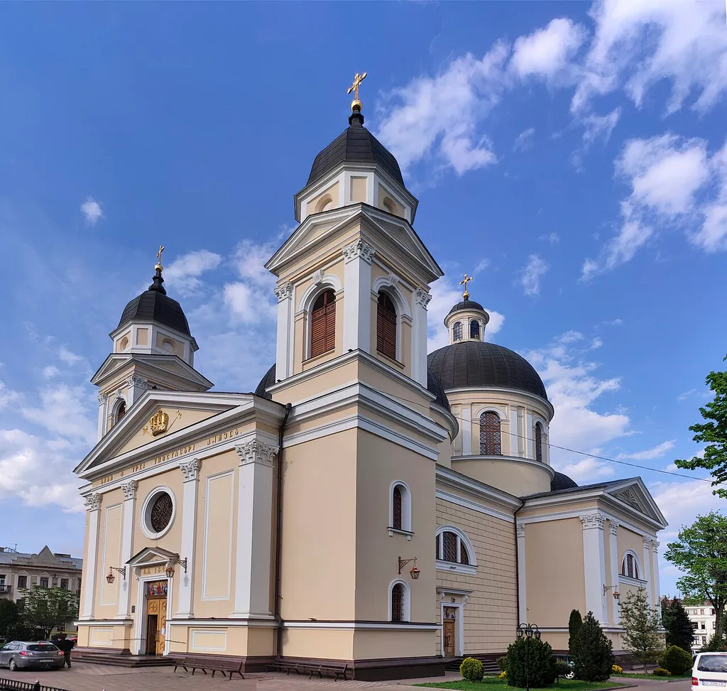 Картинна галерея, Чернівці, вул. Головна, 85