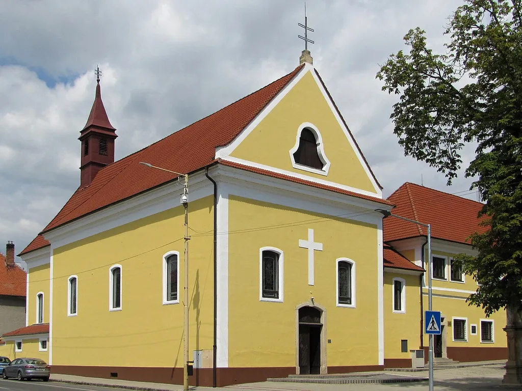 Kostel svatého Martina v Holíči, dříve kapucínský kostel svatého Františka z Assisi z let 1752–1755