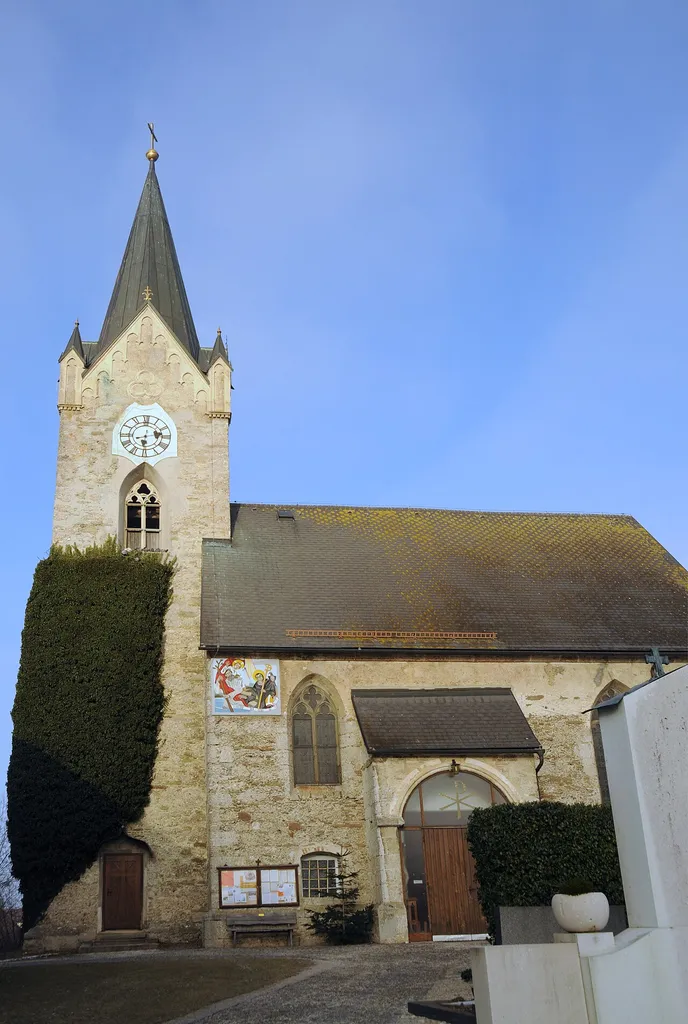 Kath. Pfarrkirche hl. Erasmus und Friedhof
