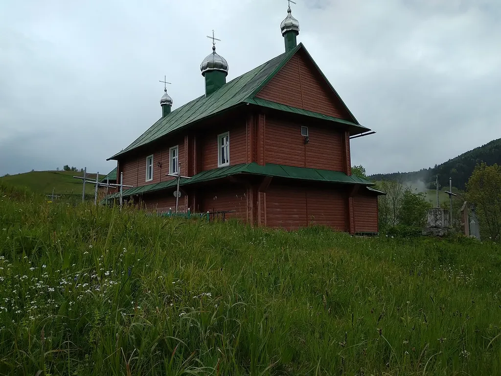 Церква святого Івана Богослова, Головське, біля цвинтаря