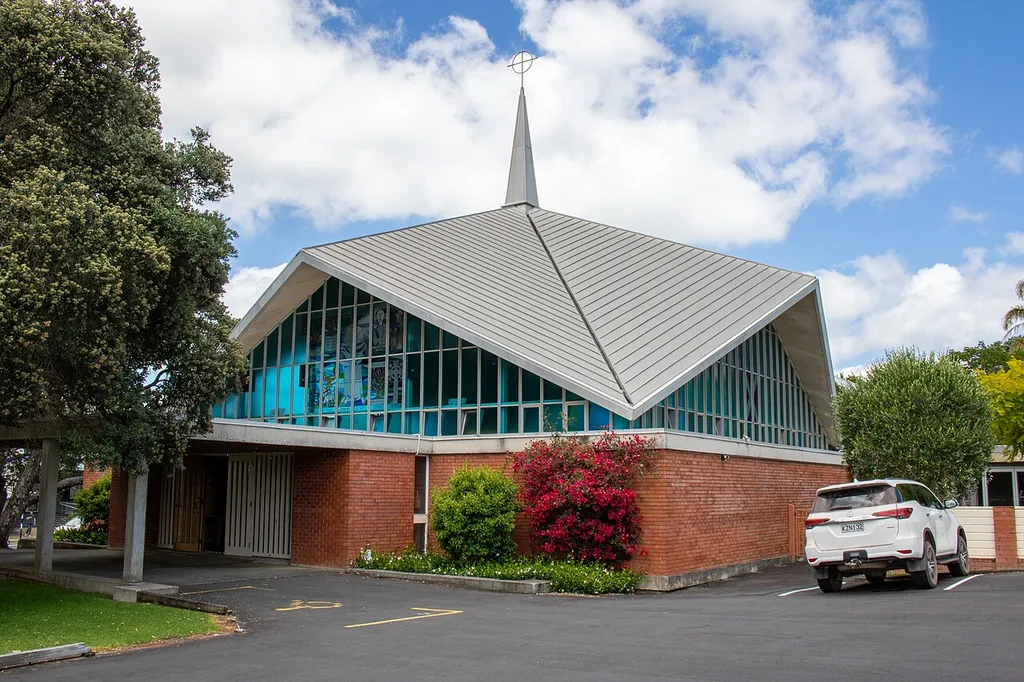 St George's Presbyterian Church, Takapuna, Auckland, as seen from the carpark (The Terrace).
