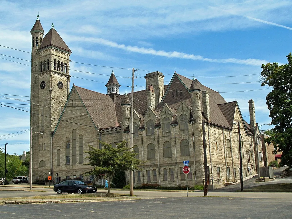 Registered Historic Places in Stark County, Ohio. First Methodist Episcopal Church, 301 Lincoln Way E, Massillon, Ohio, USA. Photographed 2008-08-23 from the parking lot at the northwest corner of Third St. and Tremont Ave. Camera location40° 47′ 47.87″ N, 81° 31′ 10.29″ W View this and other nearby images on: OpenStreetMap 40.796631; -81.519525